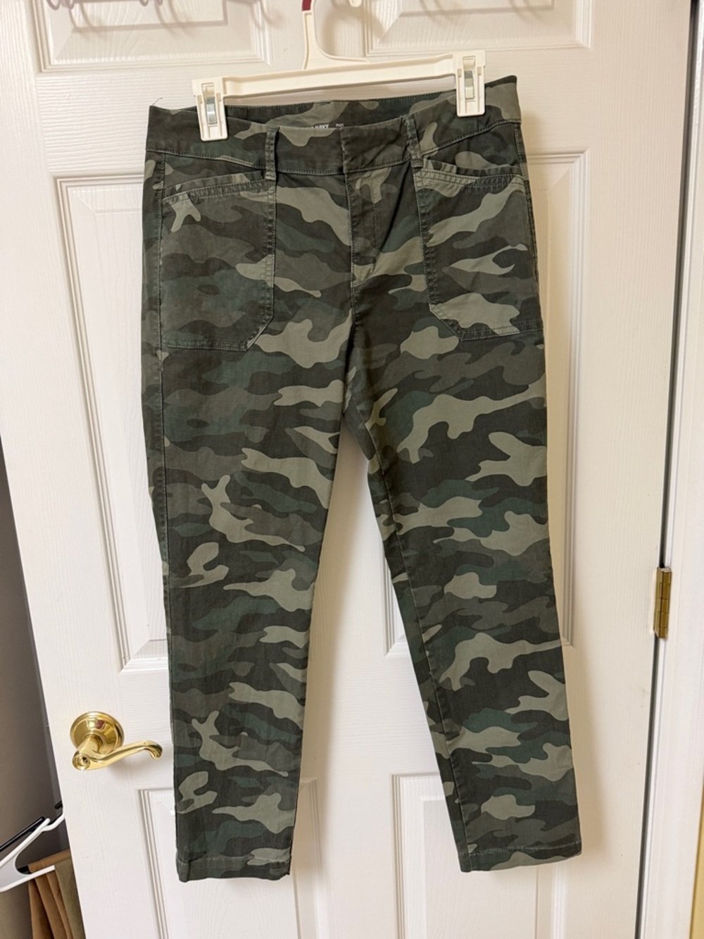 Old Navy Green Camo Ankle Skinny Jeans